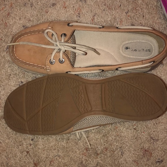 Tan sperrys - Picture 2 of 4